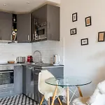 Veeve - Bijou Abode